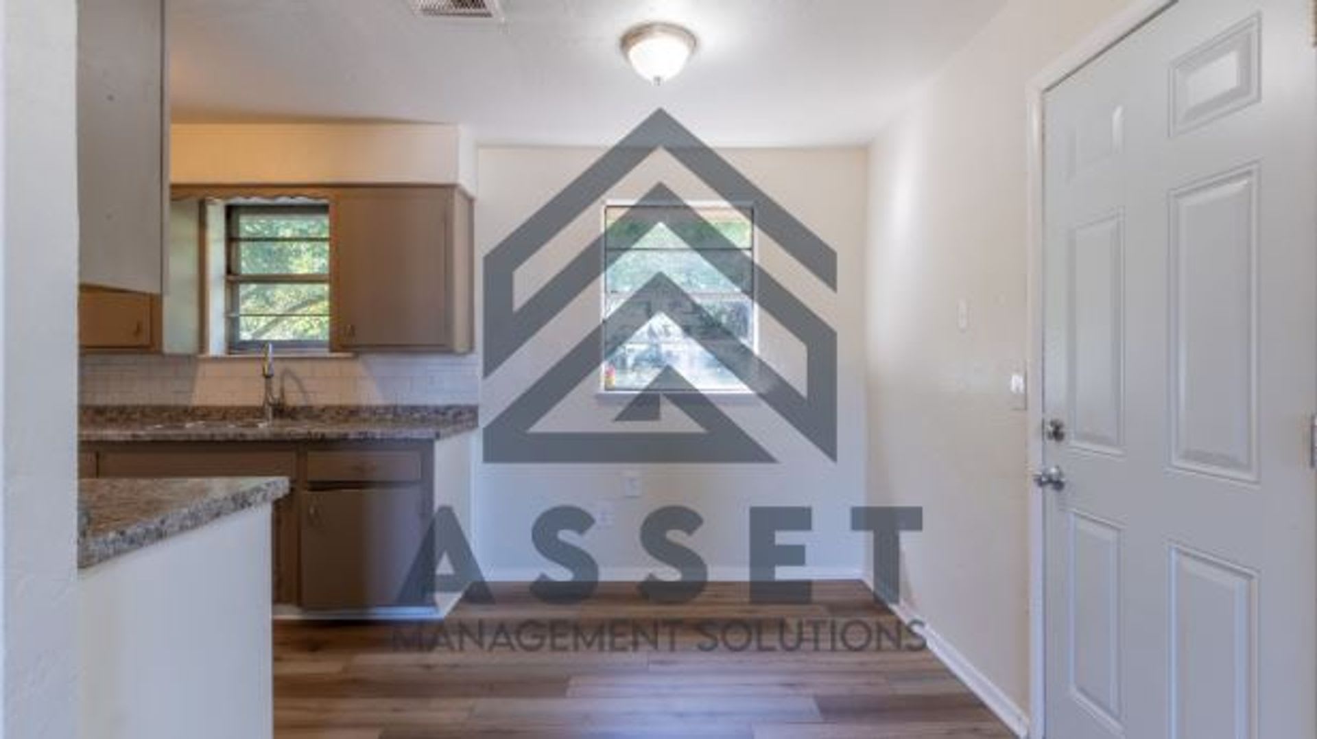4 Bedroom Available for Lease & Rent to Own! – photo 4