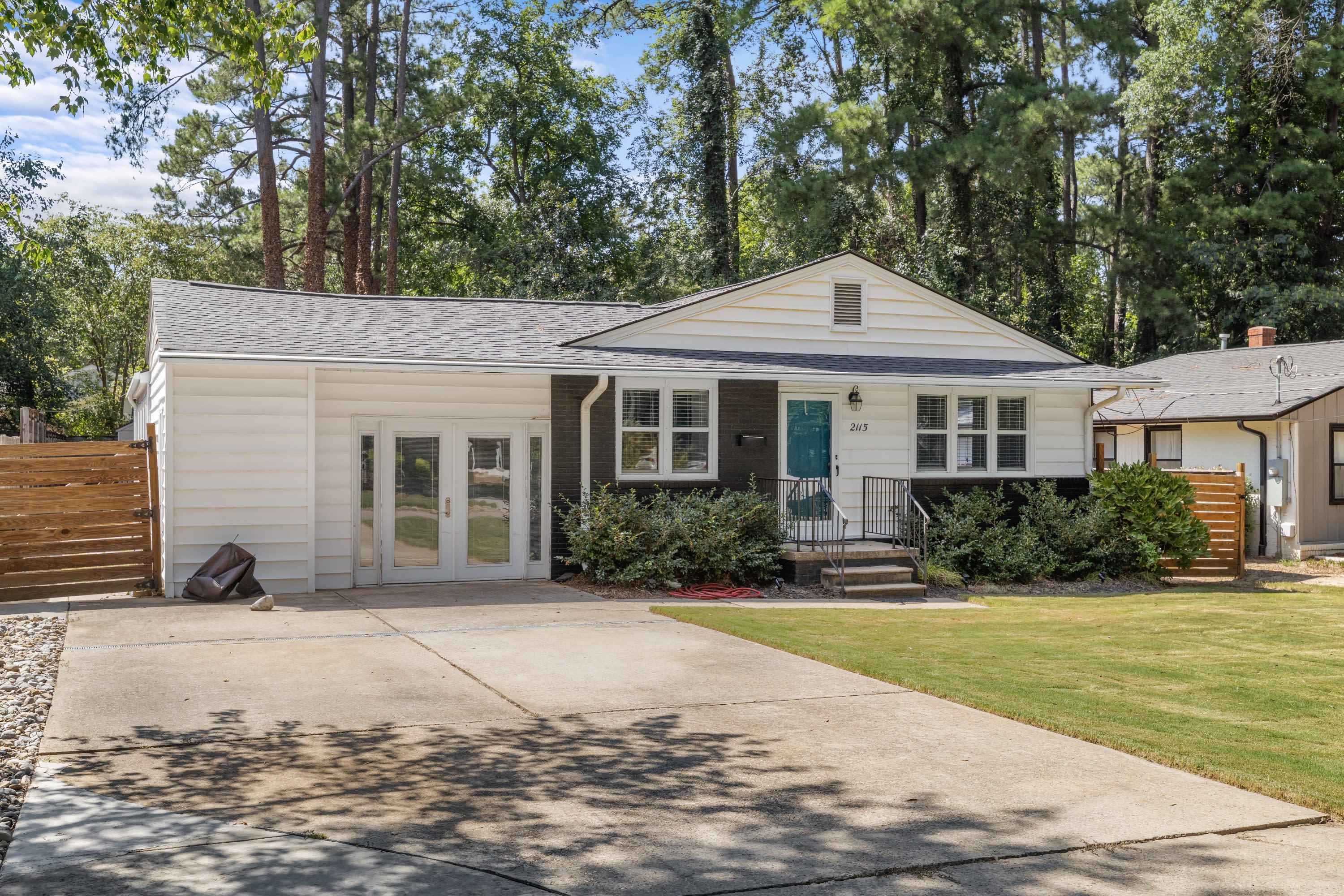 2115 Bellaire Avenue – photo 2