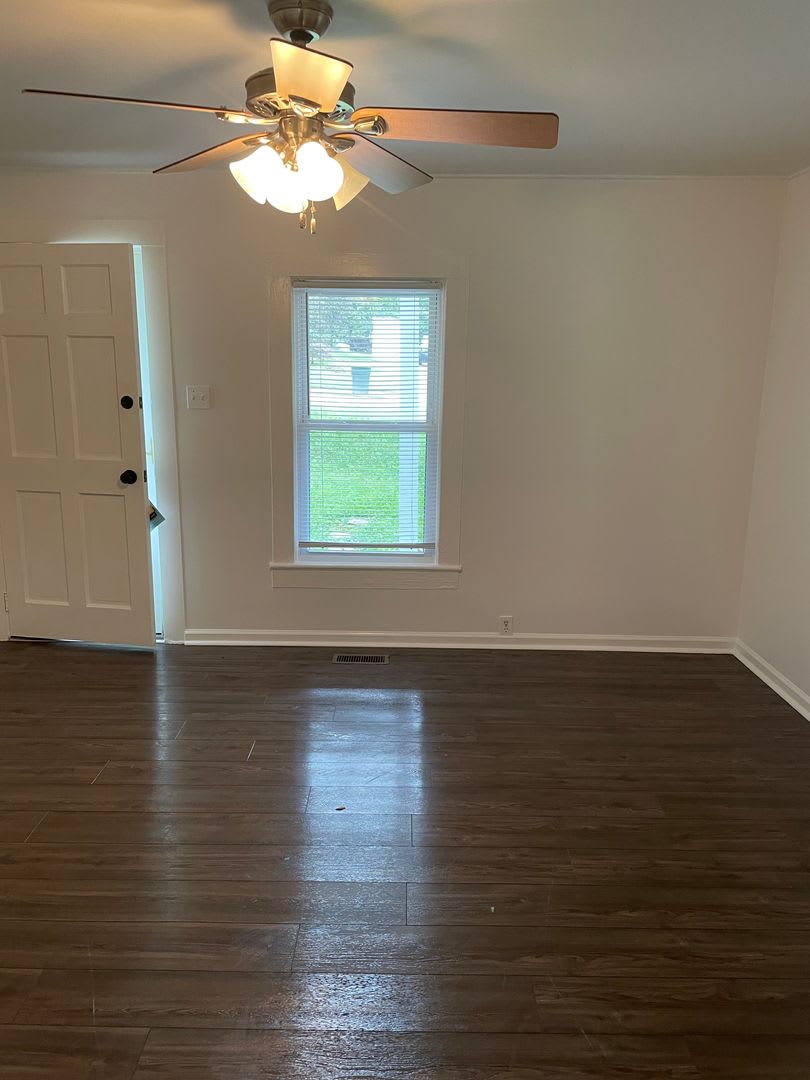 Adorable 1Br Home With Office Den – photo 2
