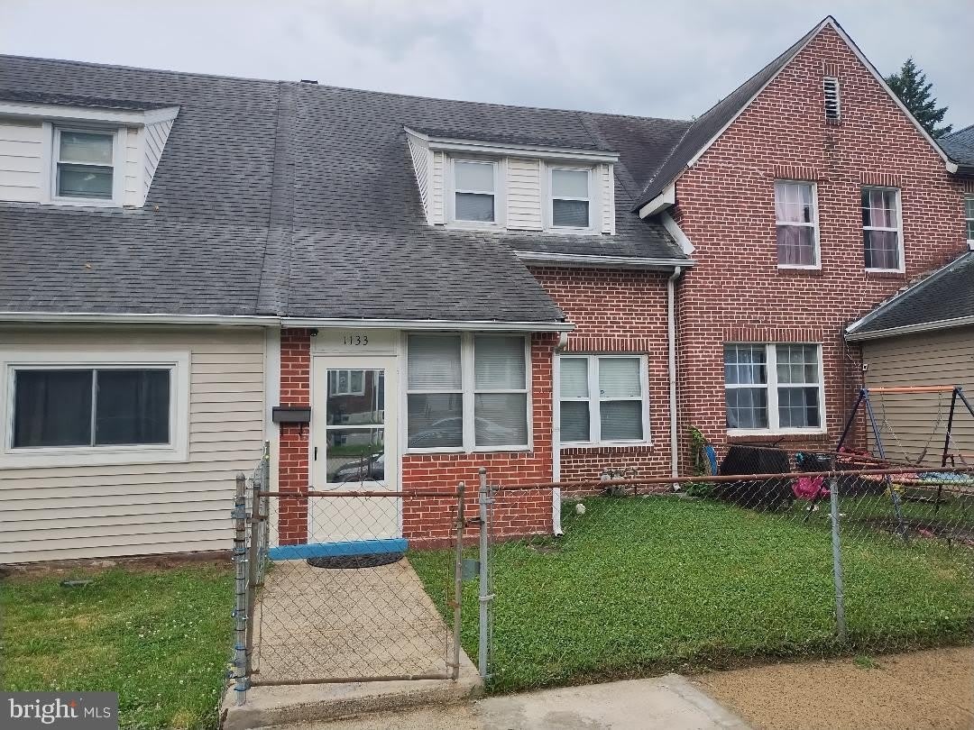 1133 STERLING Avenue – photo 1