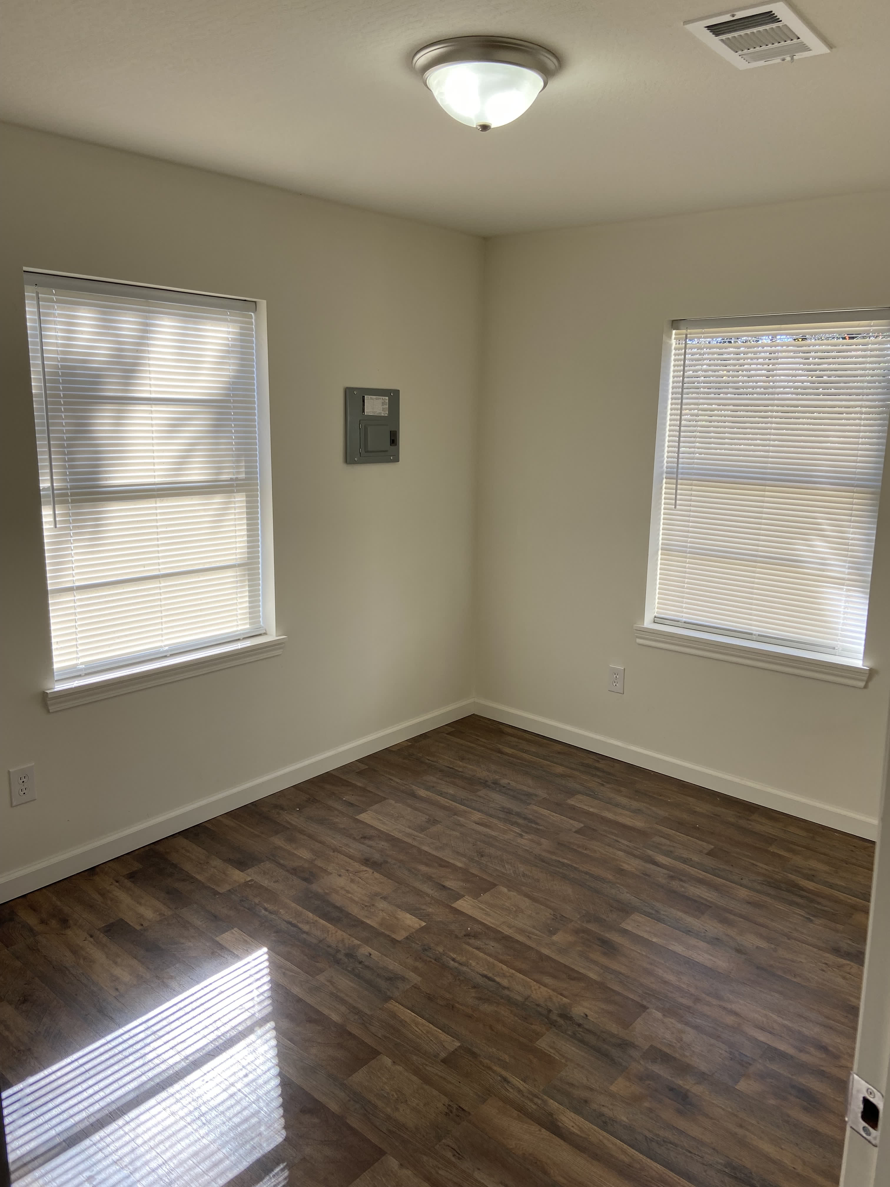 124 Stevens St – photo 3