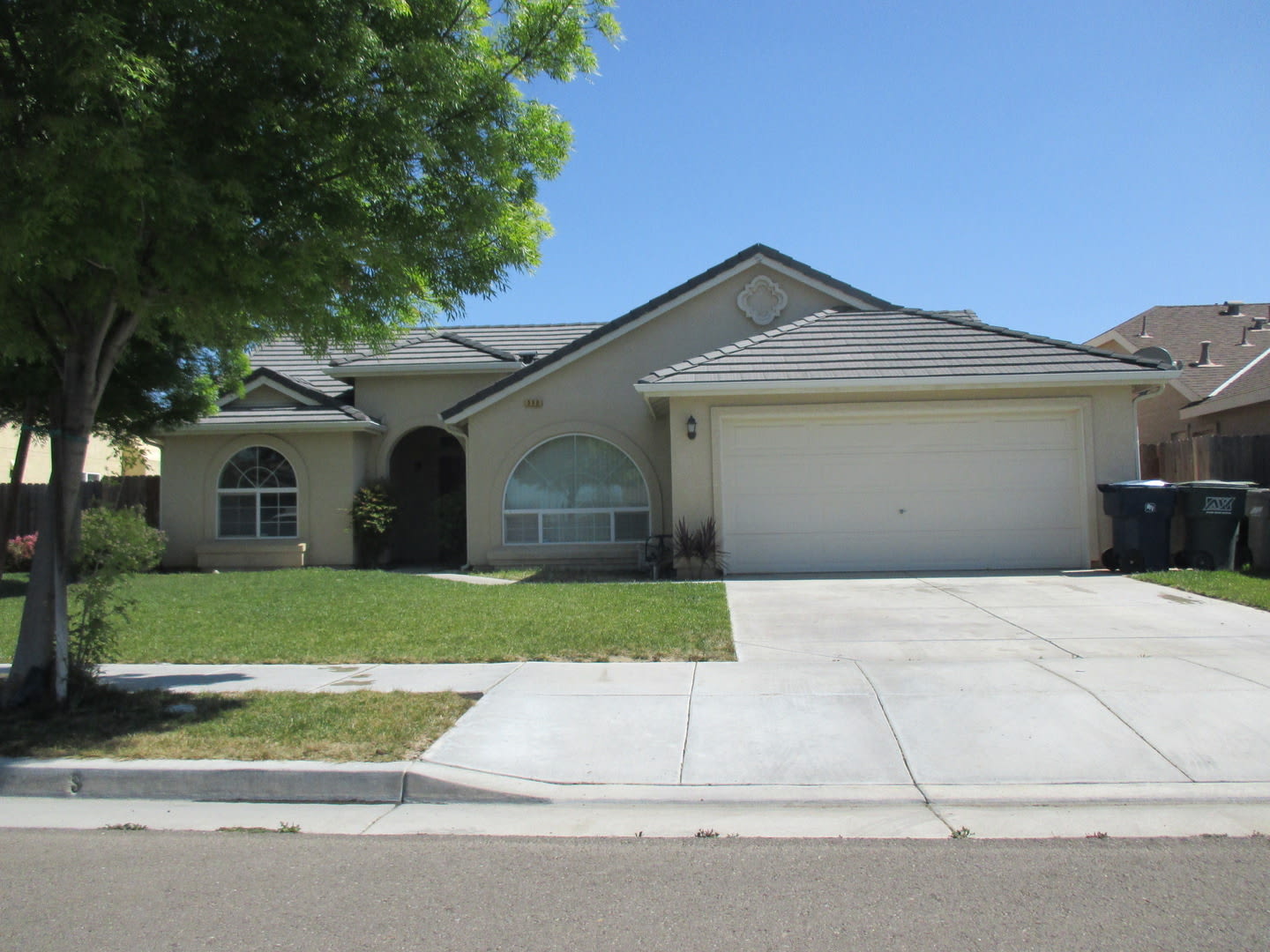 3-Bedroom, 2-Bathroom Home for Rent –Close to Parks – Spacious Living – photo 2