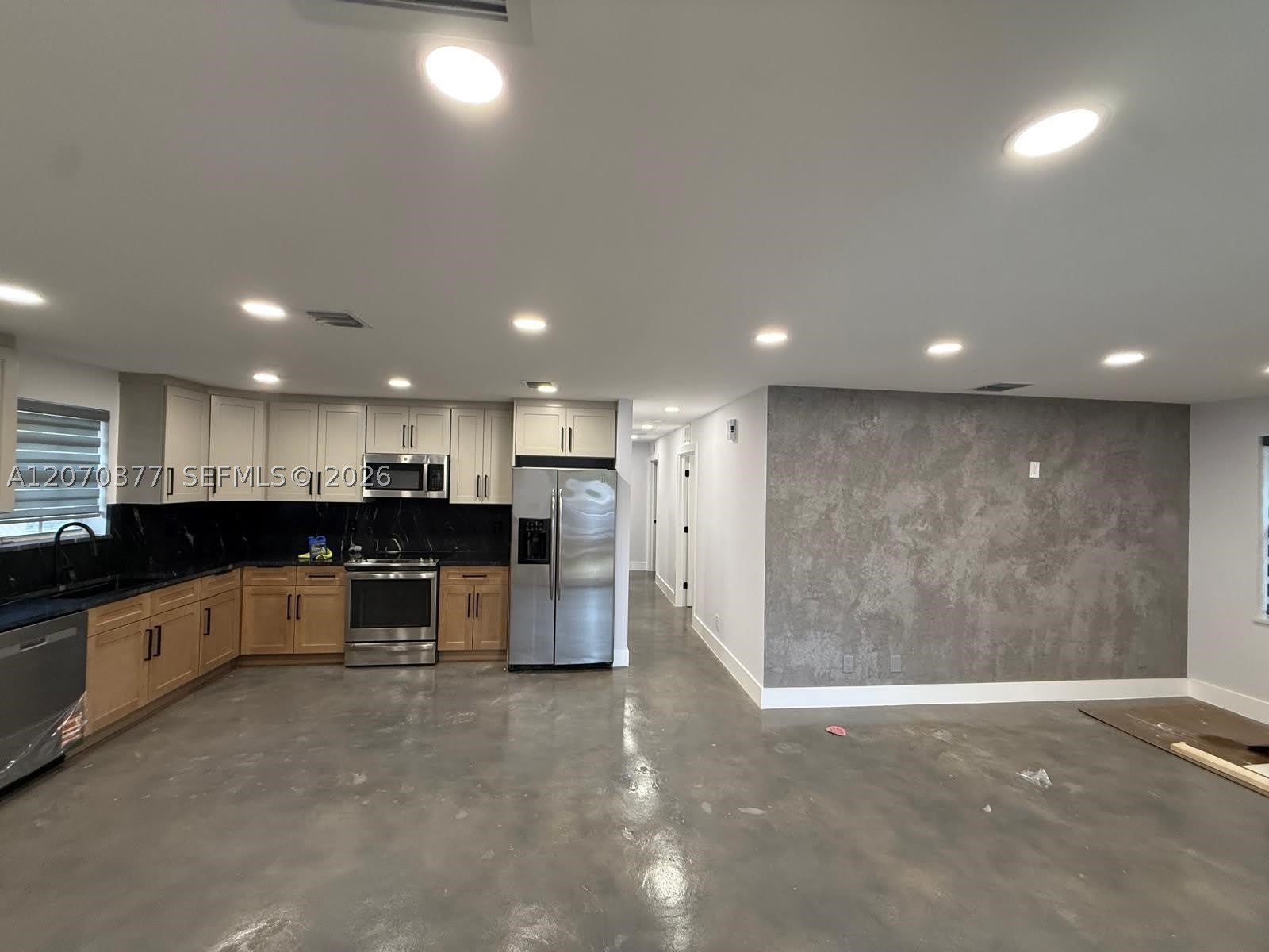17 Sw 6Th Ave – photo 2