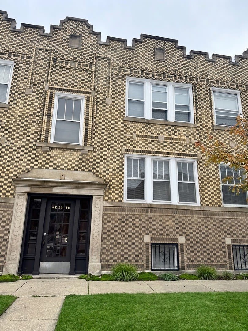 4237 W George Street – photo 2