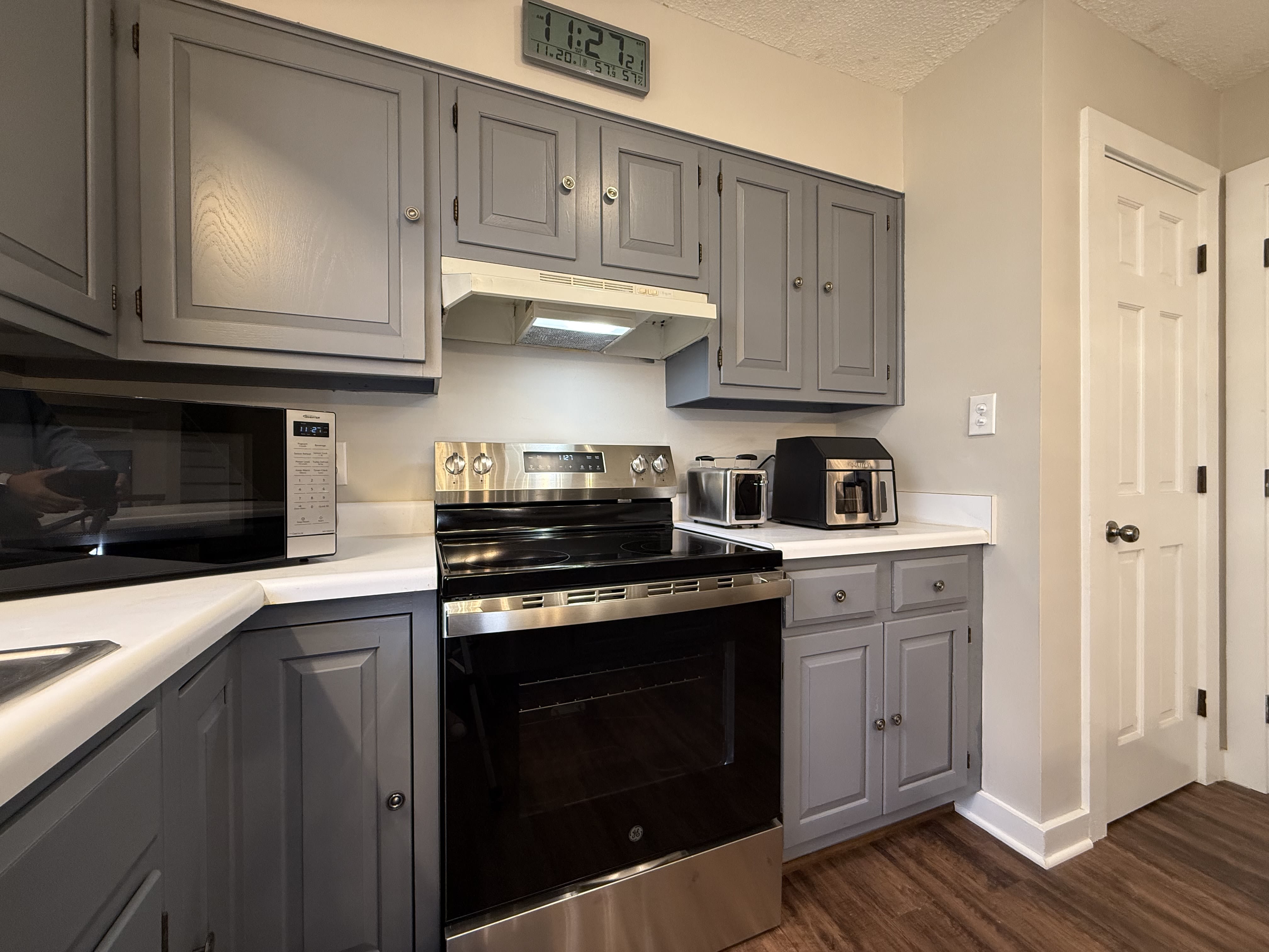 505 Westbrook Dr – photo 4