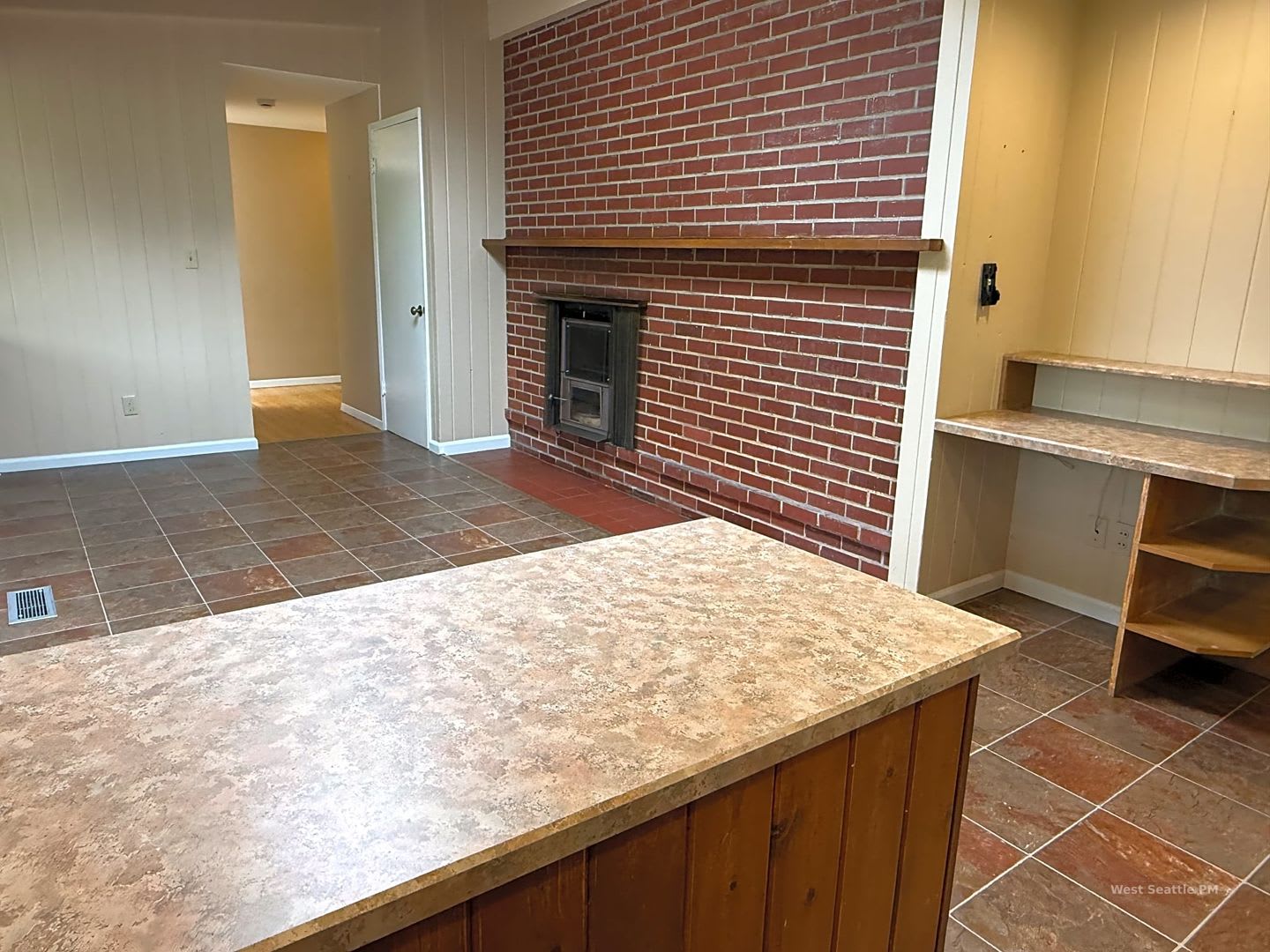 6BR Classic Mid-Century Medina Home w/ Yard Service Included! – photo 4