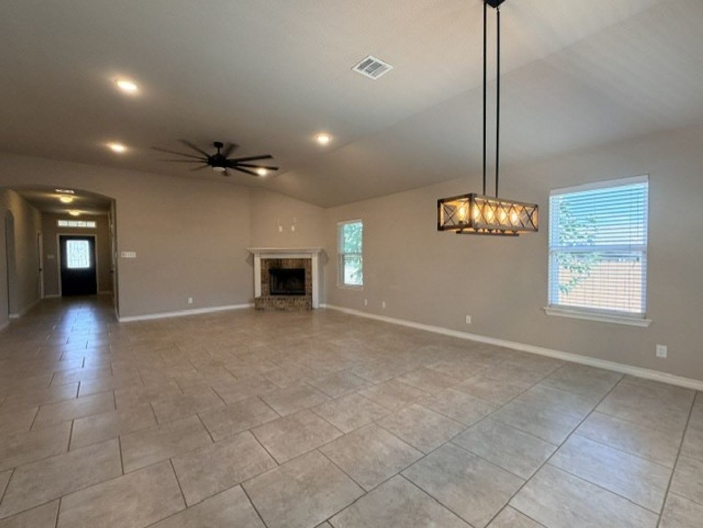 821 KENDRA DR – photo 5