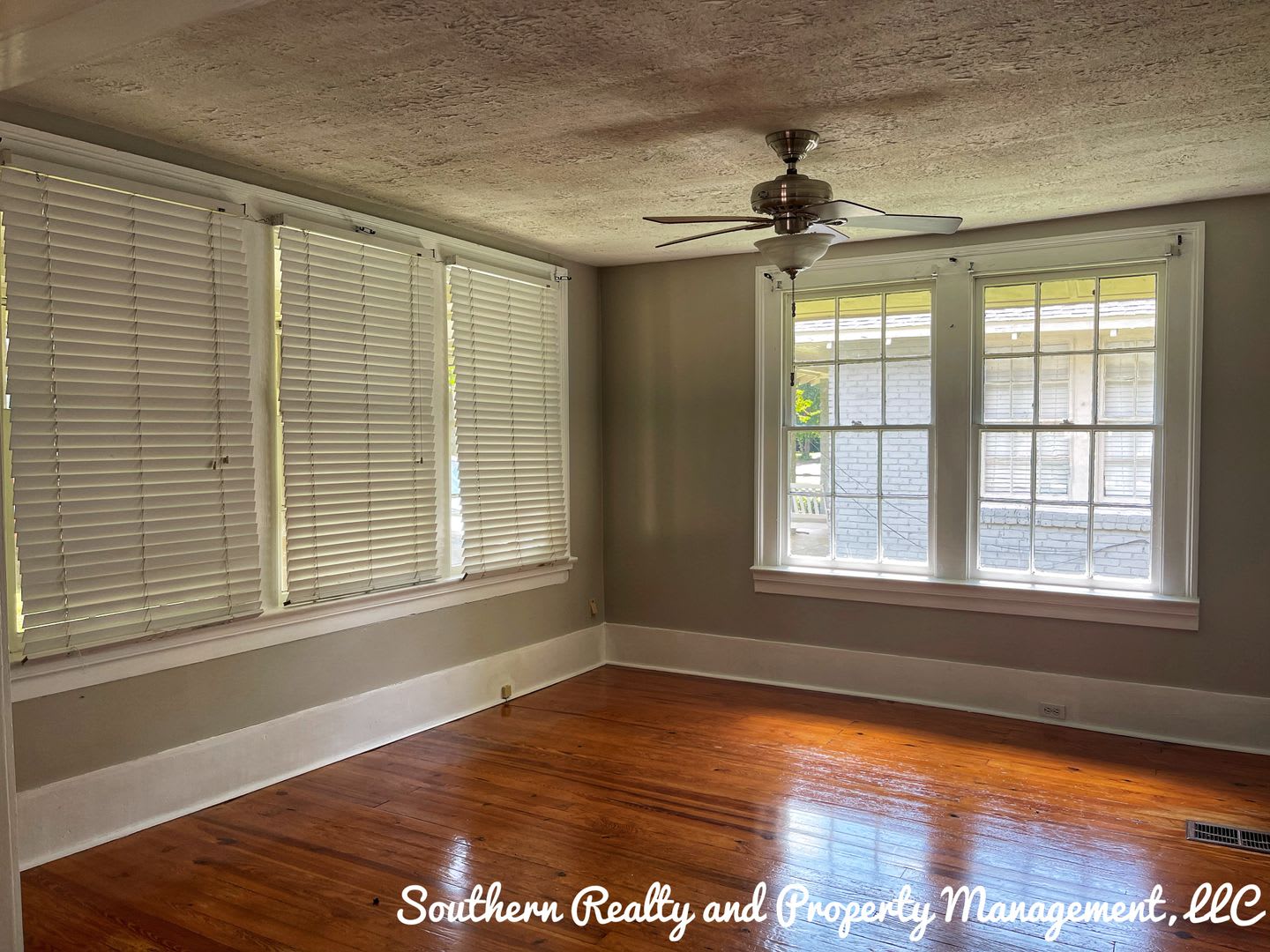 Classic Capitol Heights Cottage – photo 4