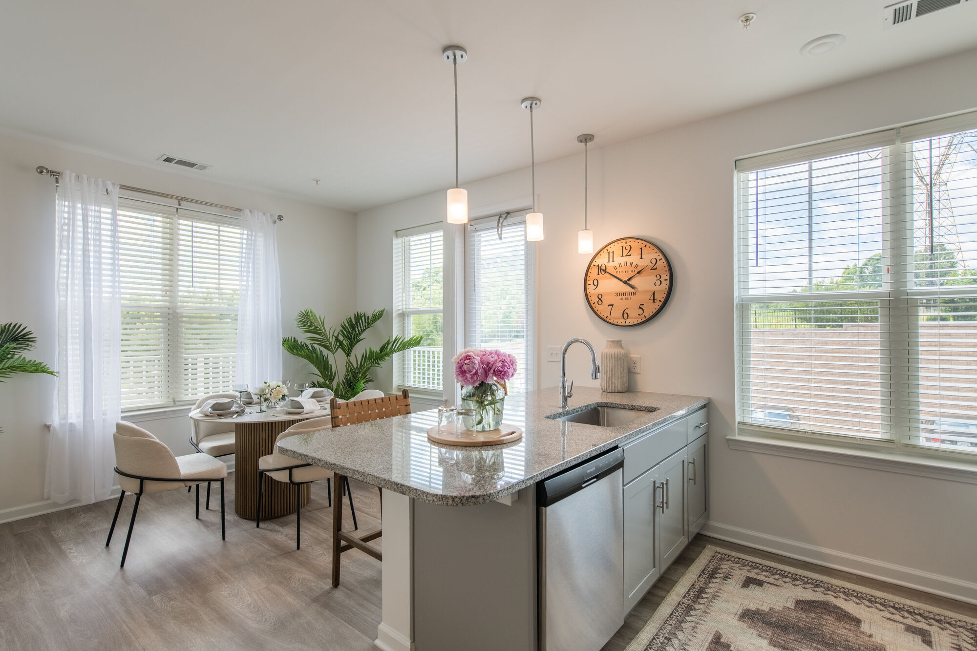 Commonwealth apartments – photo 5