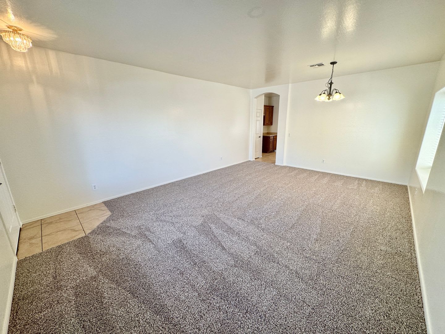 4 Bedroom 2 Bathroom NEW CARPET + Fresh Paint Throughout COLDWATER SPRINGS – photo 5