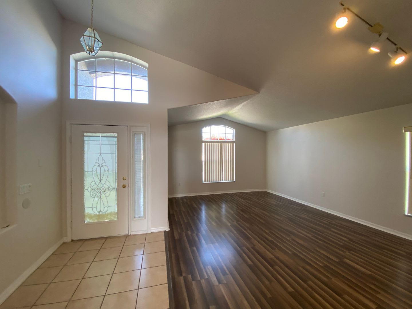 Charming 3-Bedroom Home with No Rear Neighbors – Available Now! – photo 4