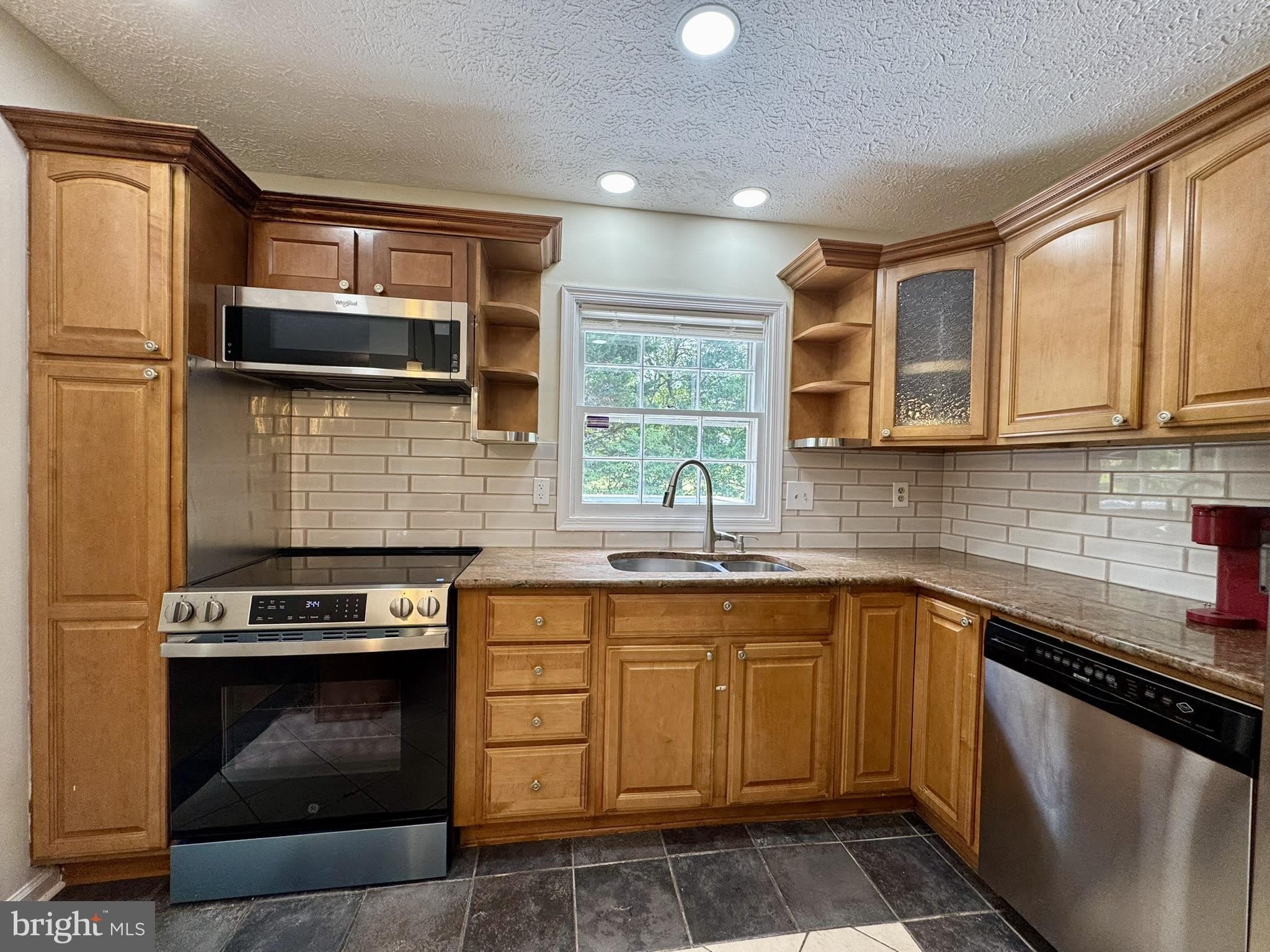 13413 WISTERIA Drive – photo 2