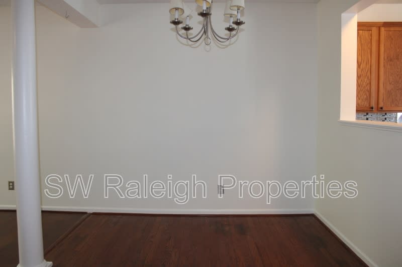 2802 Gross Avenue – photo 5