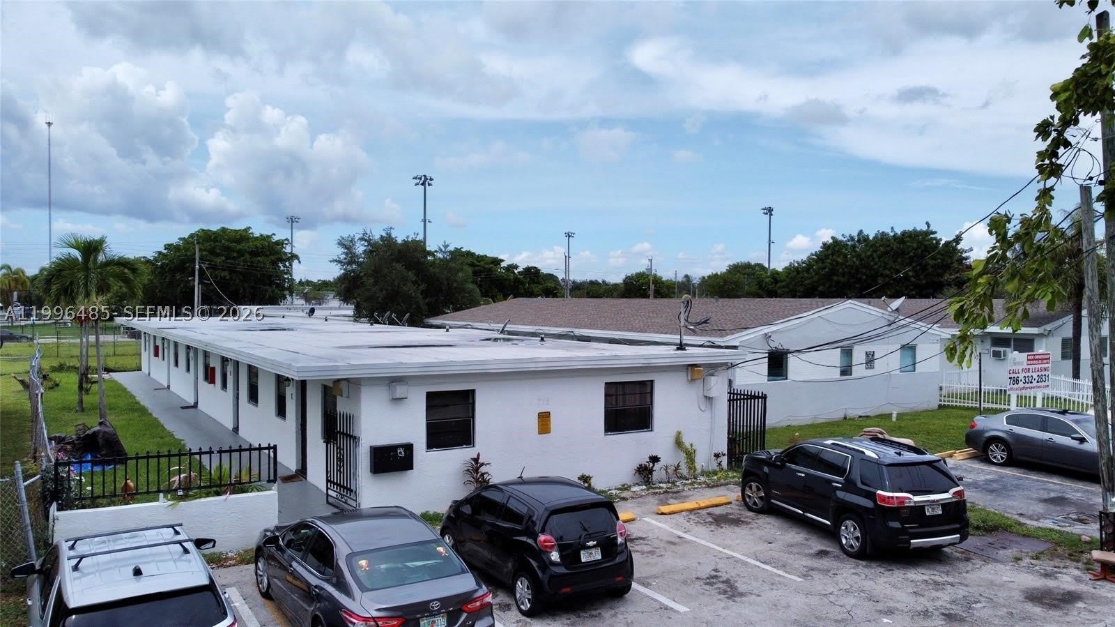 715 NW 7th Ave – photo 3