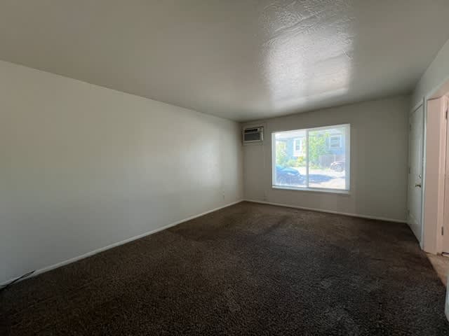 1469 6th Avenue – photo 4