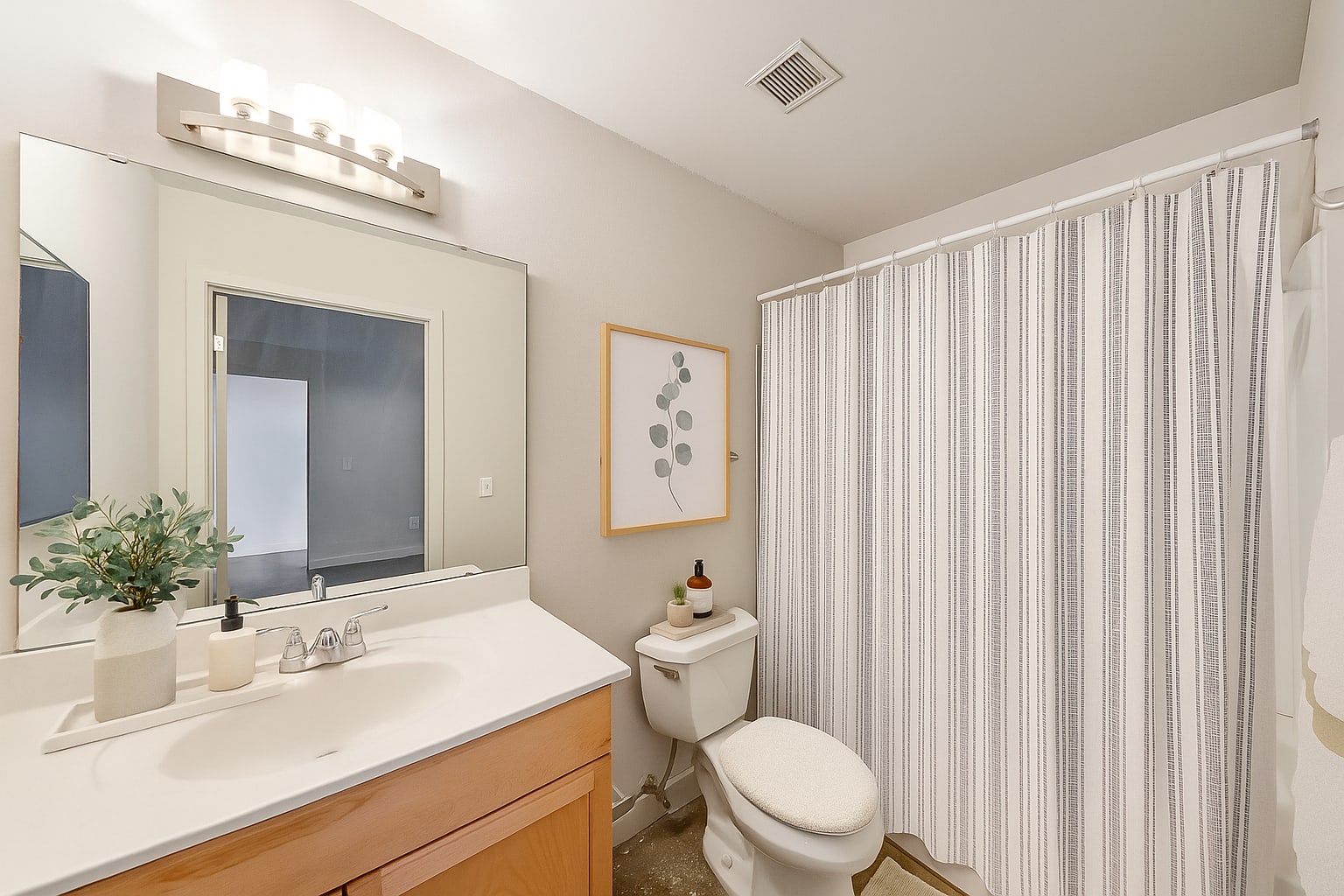Stadium Loft Apartments – photo 5