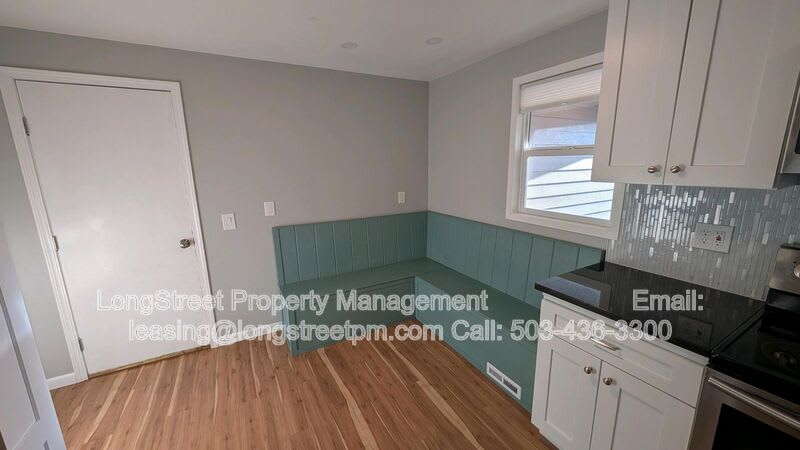 2975 NW Stewart St – photo 5