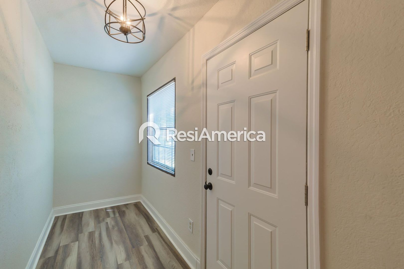 3BR/1B home in Jacksonville – photo 3