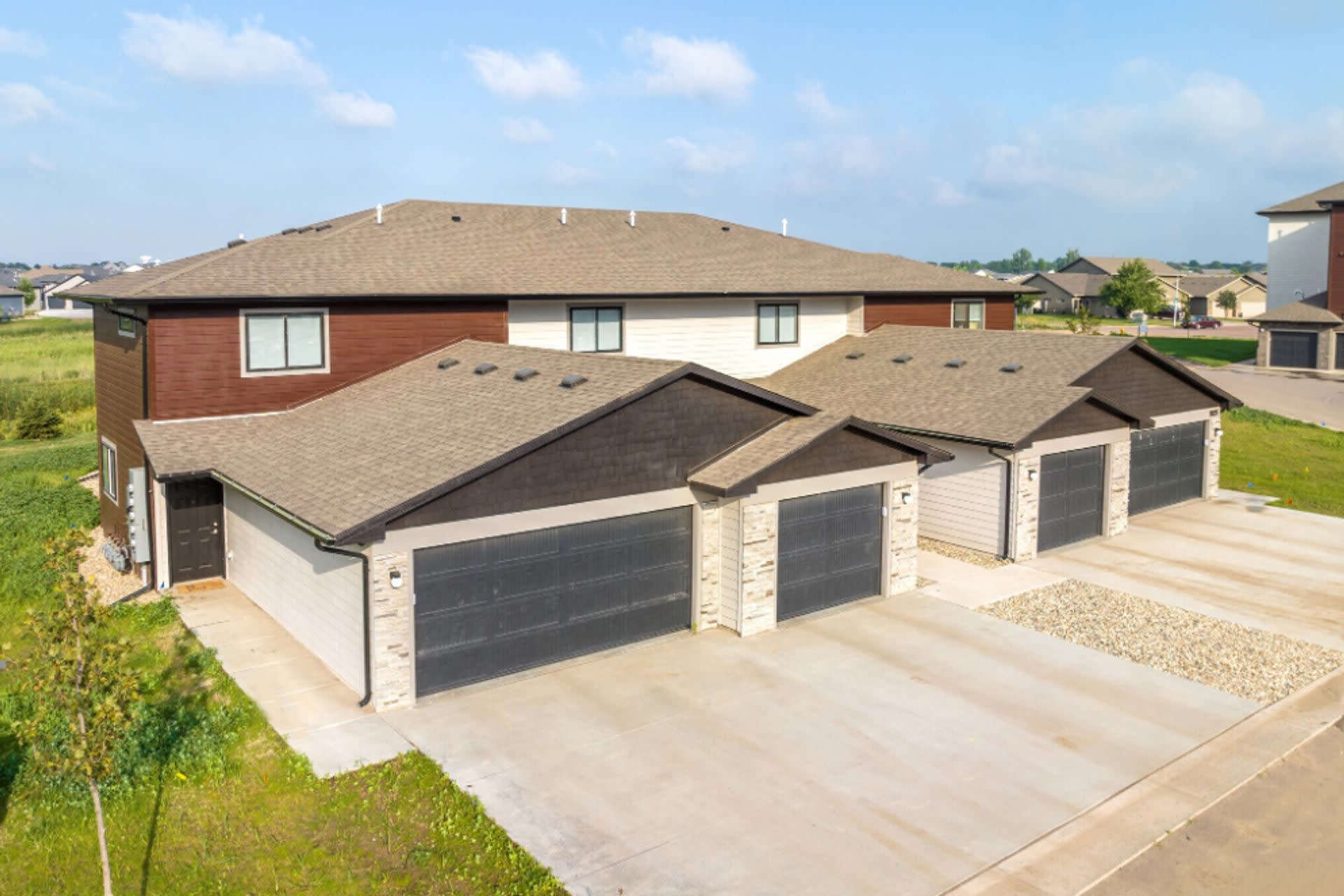 Grand Prairie Apartments (SD-SF-GPA) (Hotel) – photo 2