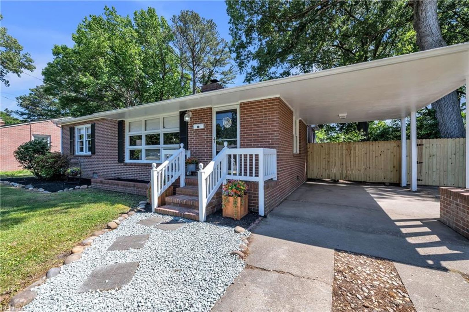 Charming Brick Ranch – photo 2