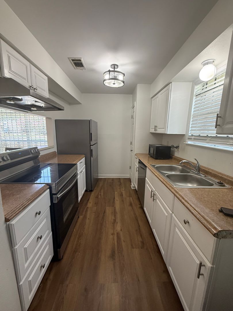 2BD 2.5BA FURNISHED CONDO WITH WATER INCLUDED – photo 5