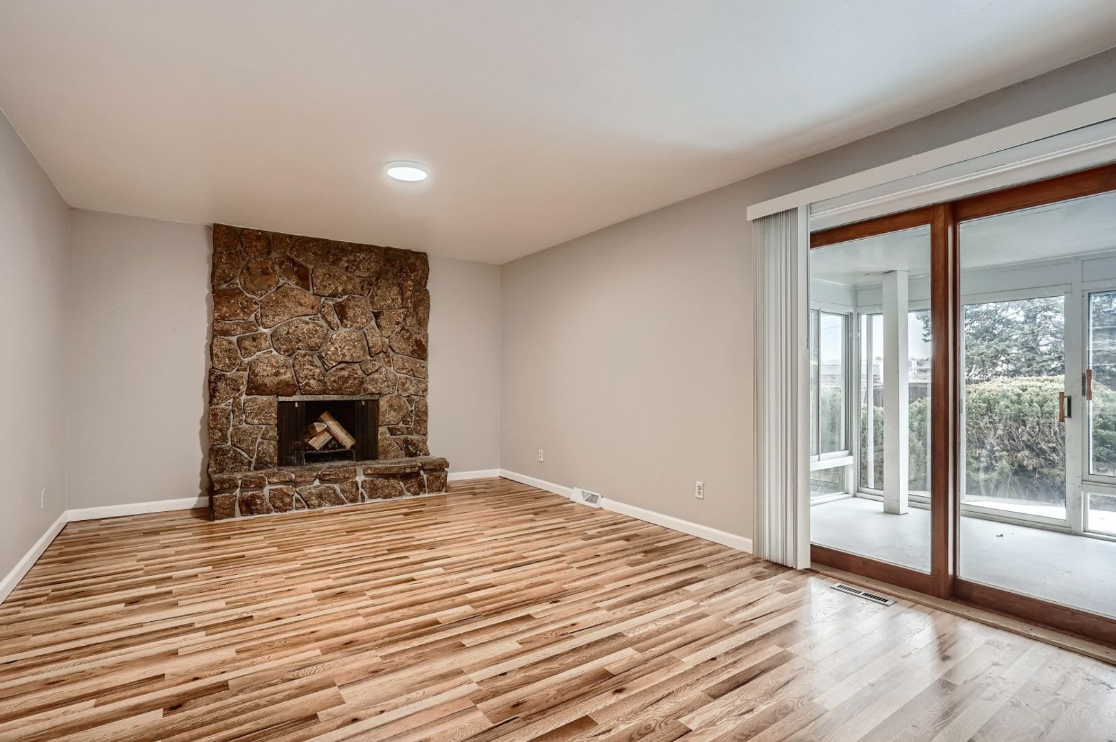 4 Weeks Free Rent Free 55 Tv If Moved In By 8 31 Spacious 4Bd 3Ba Home With A C Large Yard Enclosed Patio 2 Car Garage In Southeast Denver – photo 4