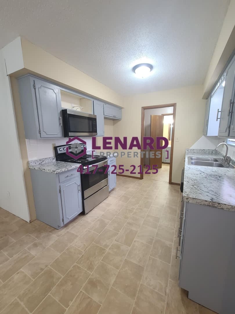 Spacious 3 Bedroom Home! – photo 5