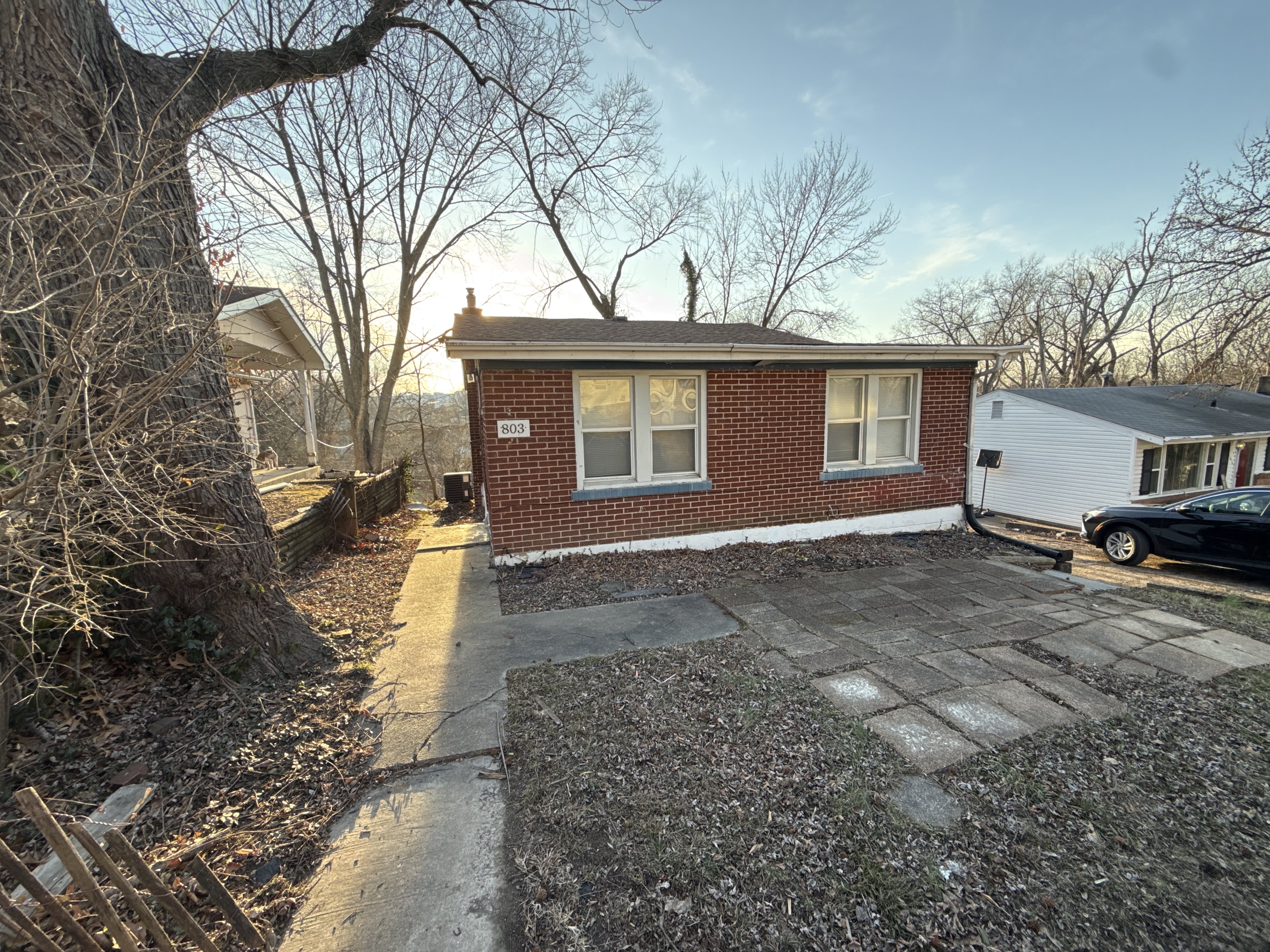 803 Marvin Ave – photo 1