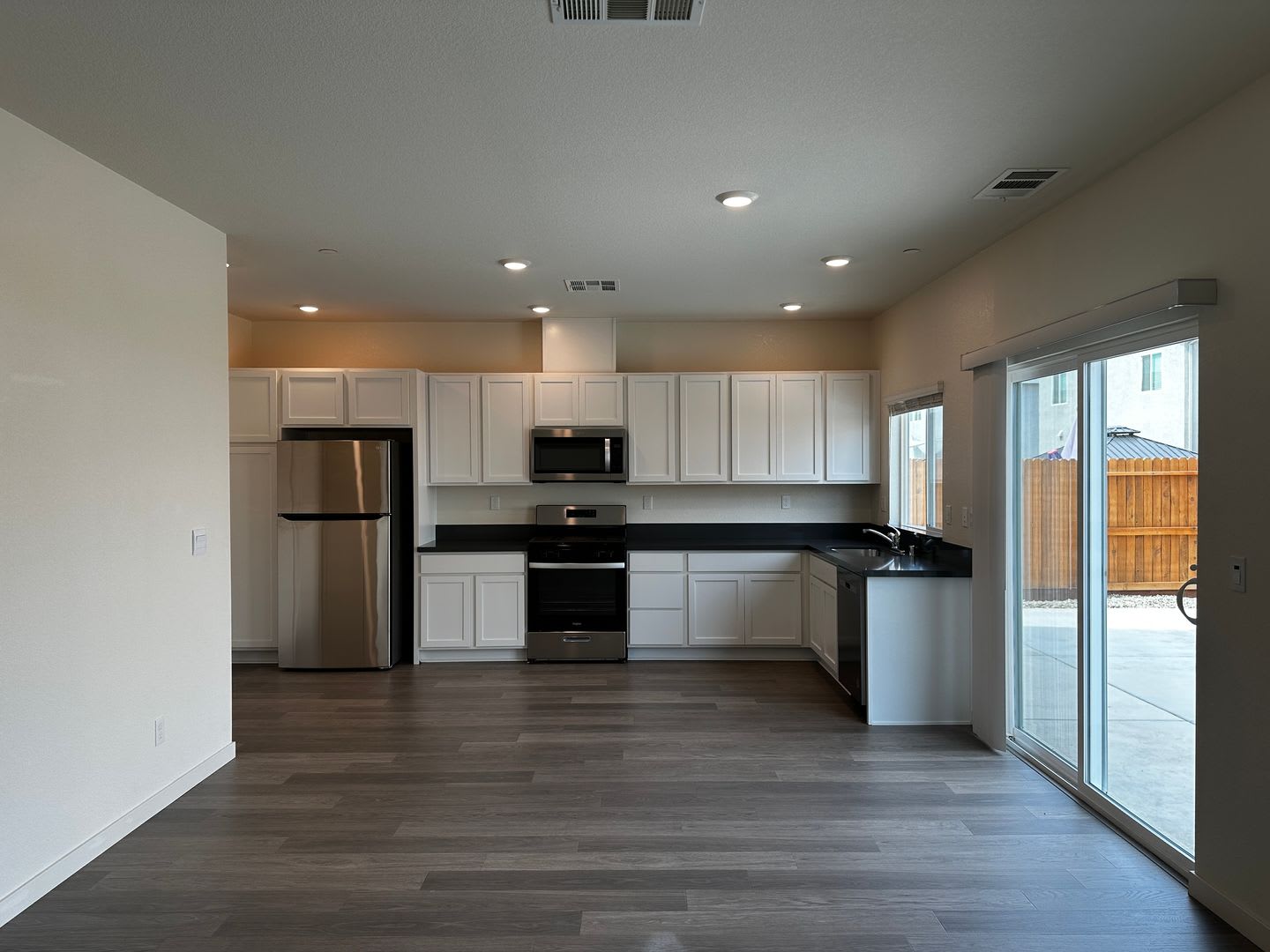 4 Bed 2.5 Ba 2 Story 2 Car – photo 3
