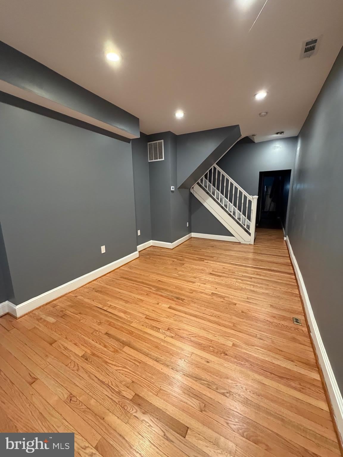 1032 VALLEY Street – photo 2