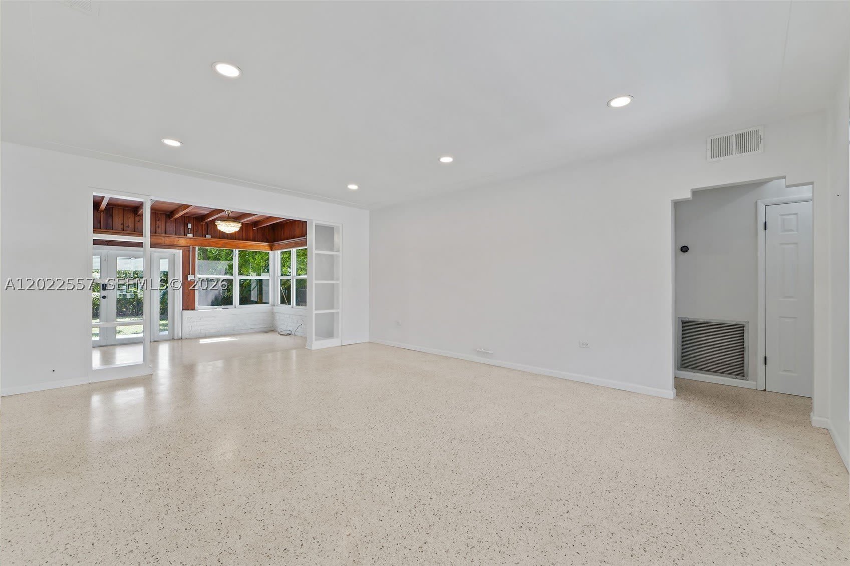 8927 Carlyle Ave – photo 3