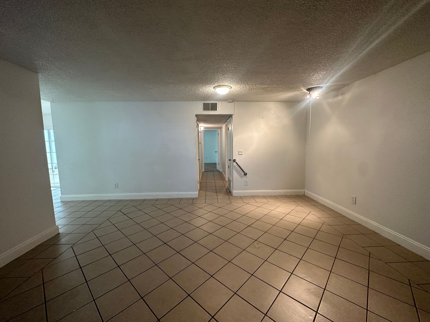 308 N Riverside Dr – photo 4