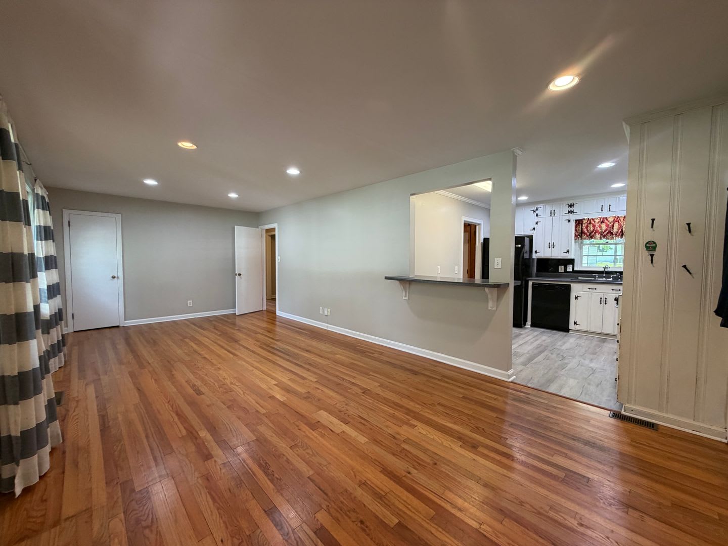 Brick 3/1 House in Garden Lakes- $1,450 – photo 3