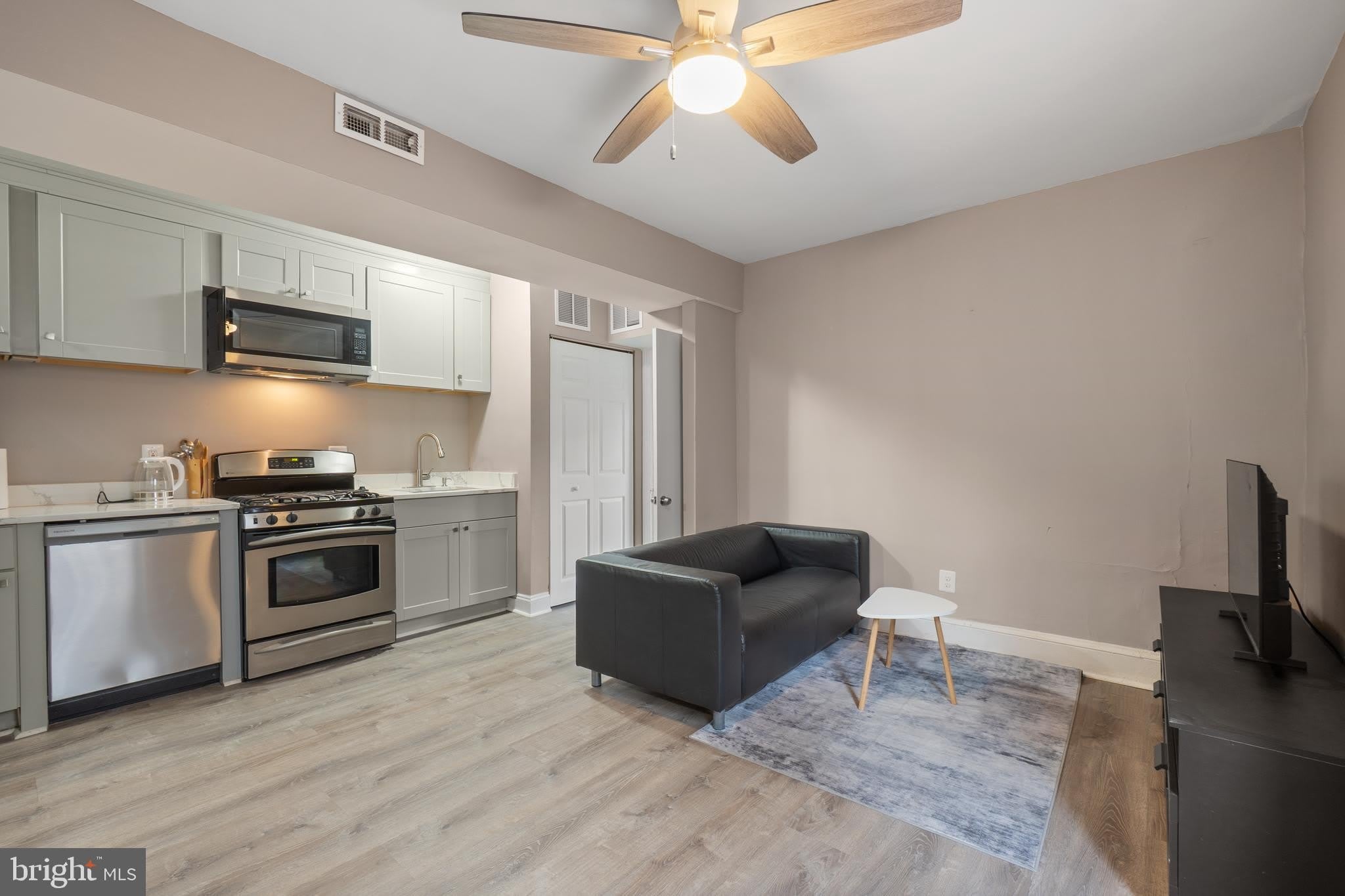 1526 V Street SE – photo 5