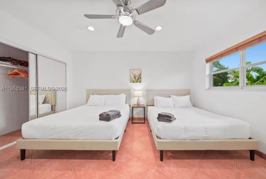 2424 NE 9th St – photo 4