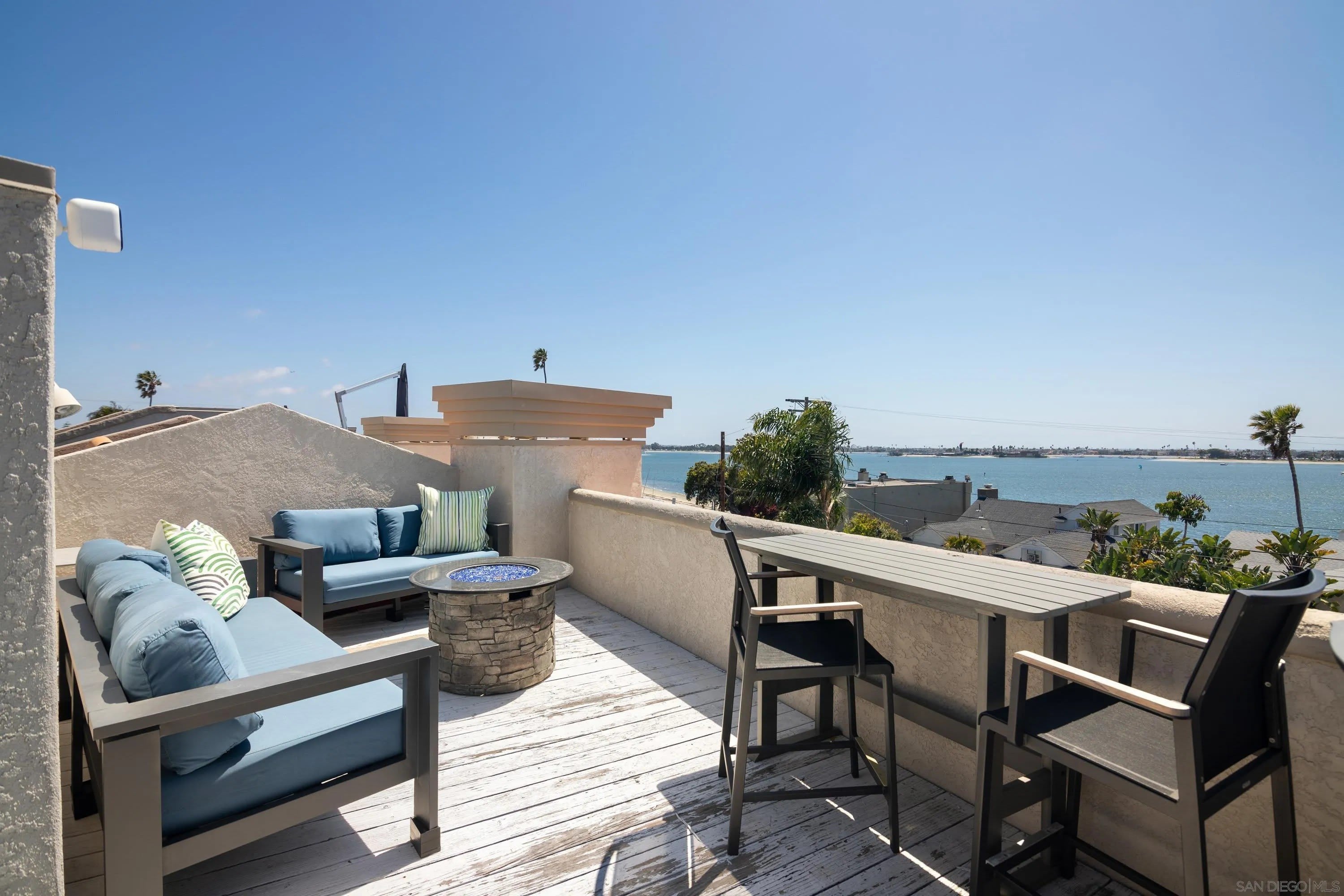 3701 Riviera Dr – photo 3