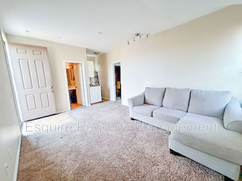 530 OWENS RIVER DR – photo 2