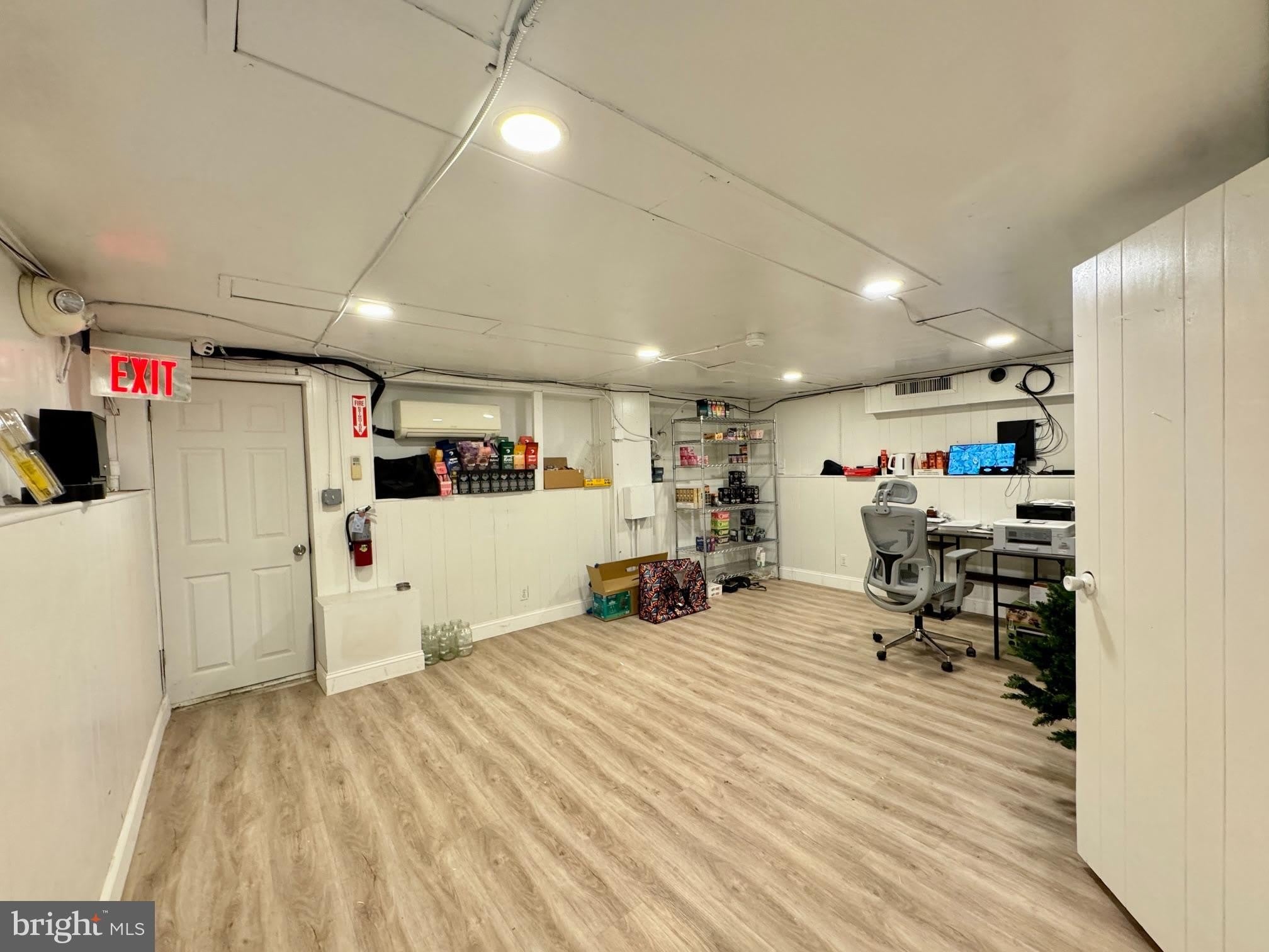 733 WALNUT Street – photo 5