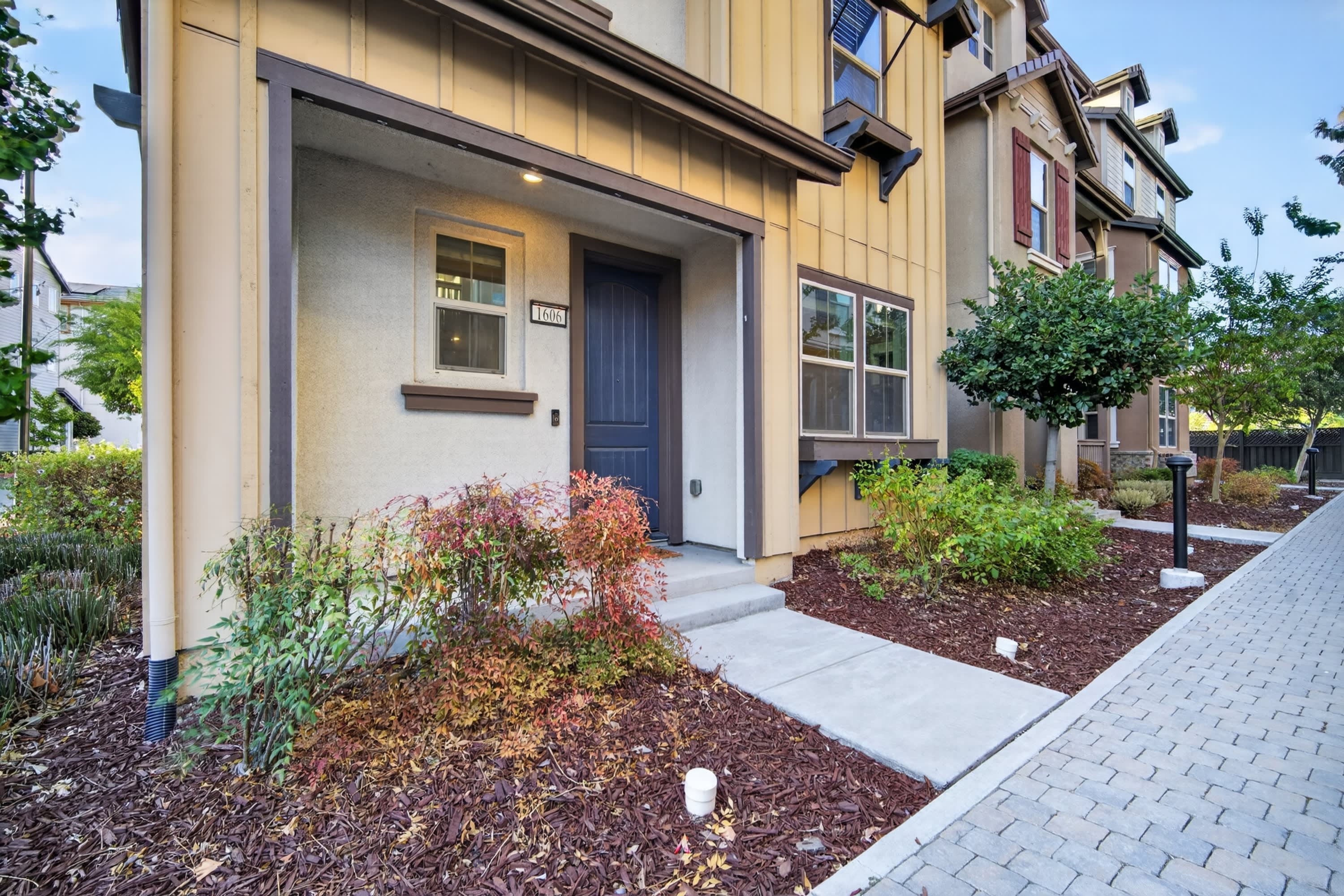 1606 Hidden Creek Lane – photo 2