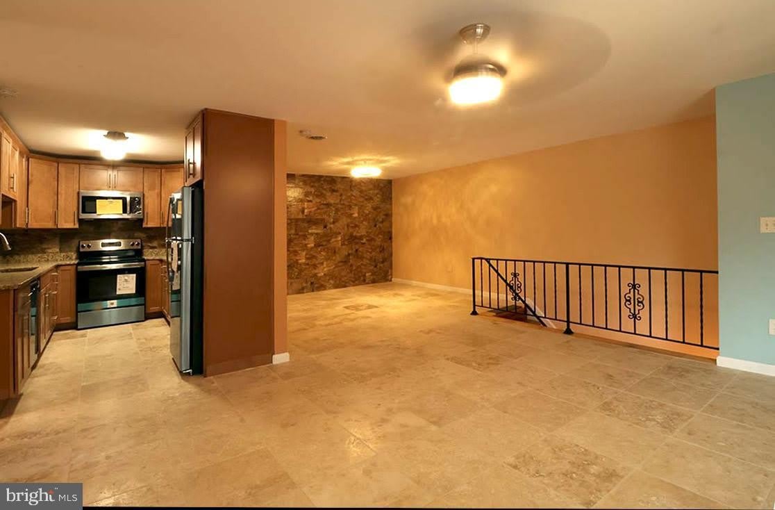 747 GARDEN Drive – photo 5