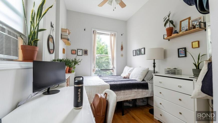 564 Saint Marks Avenue – photo 4