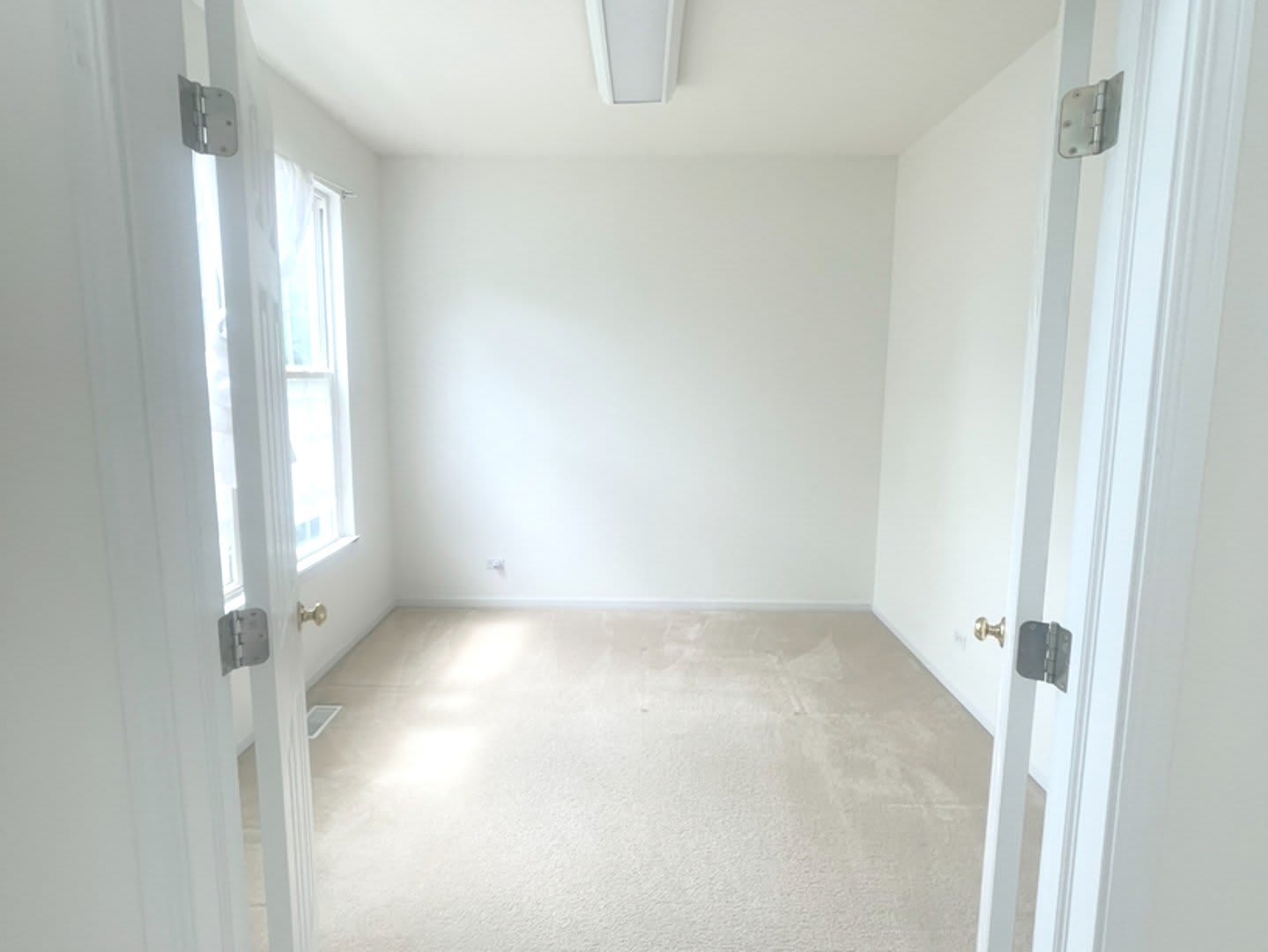 1884 FESCUE Drive – photo 5