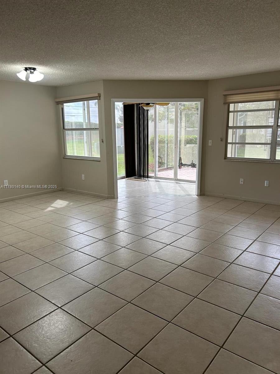2277 Southeast 27Th Drive – photo 4