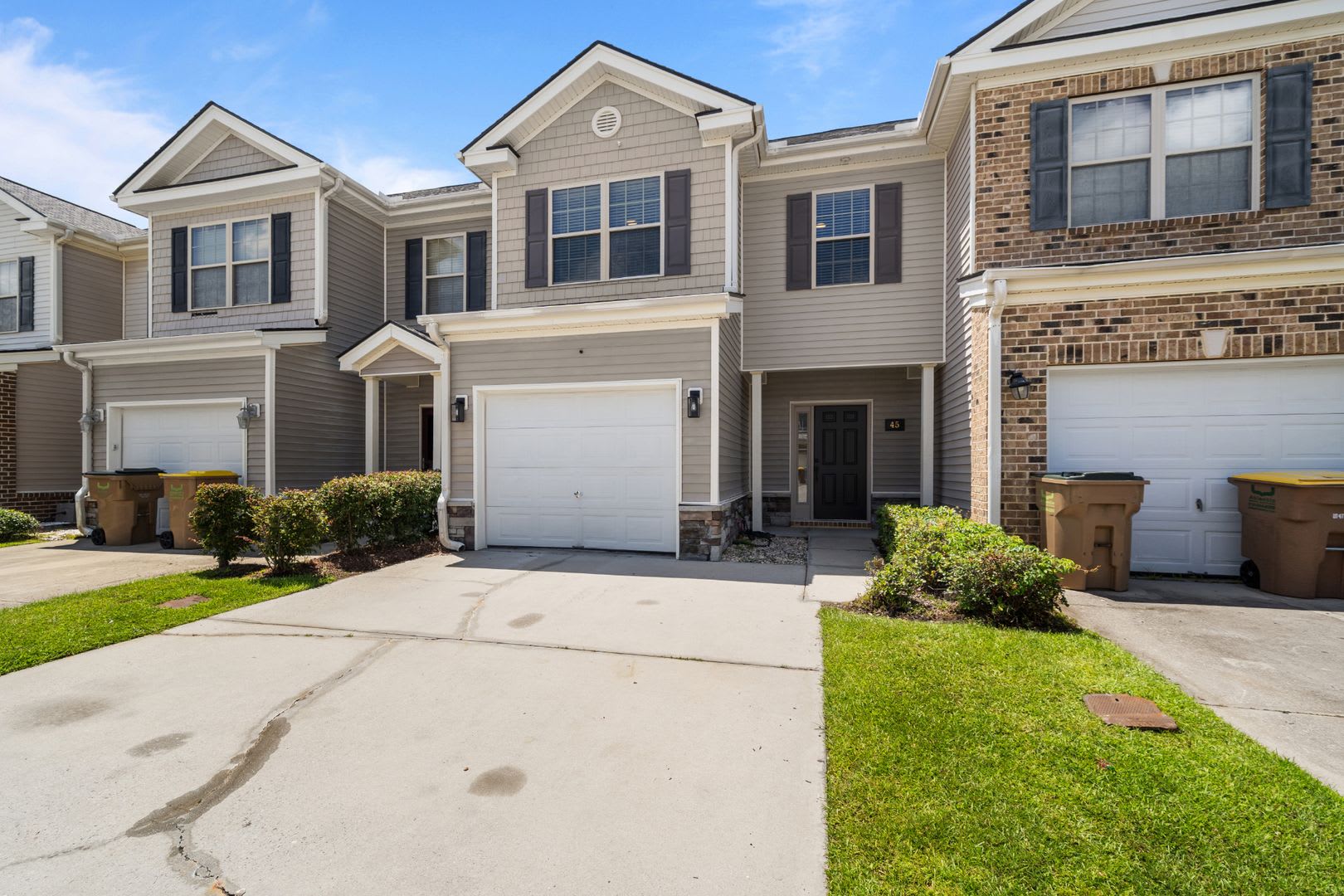 Thoughtfully Designed 3Br Home In The Commons With Open Floor Plan – photo 2