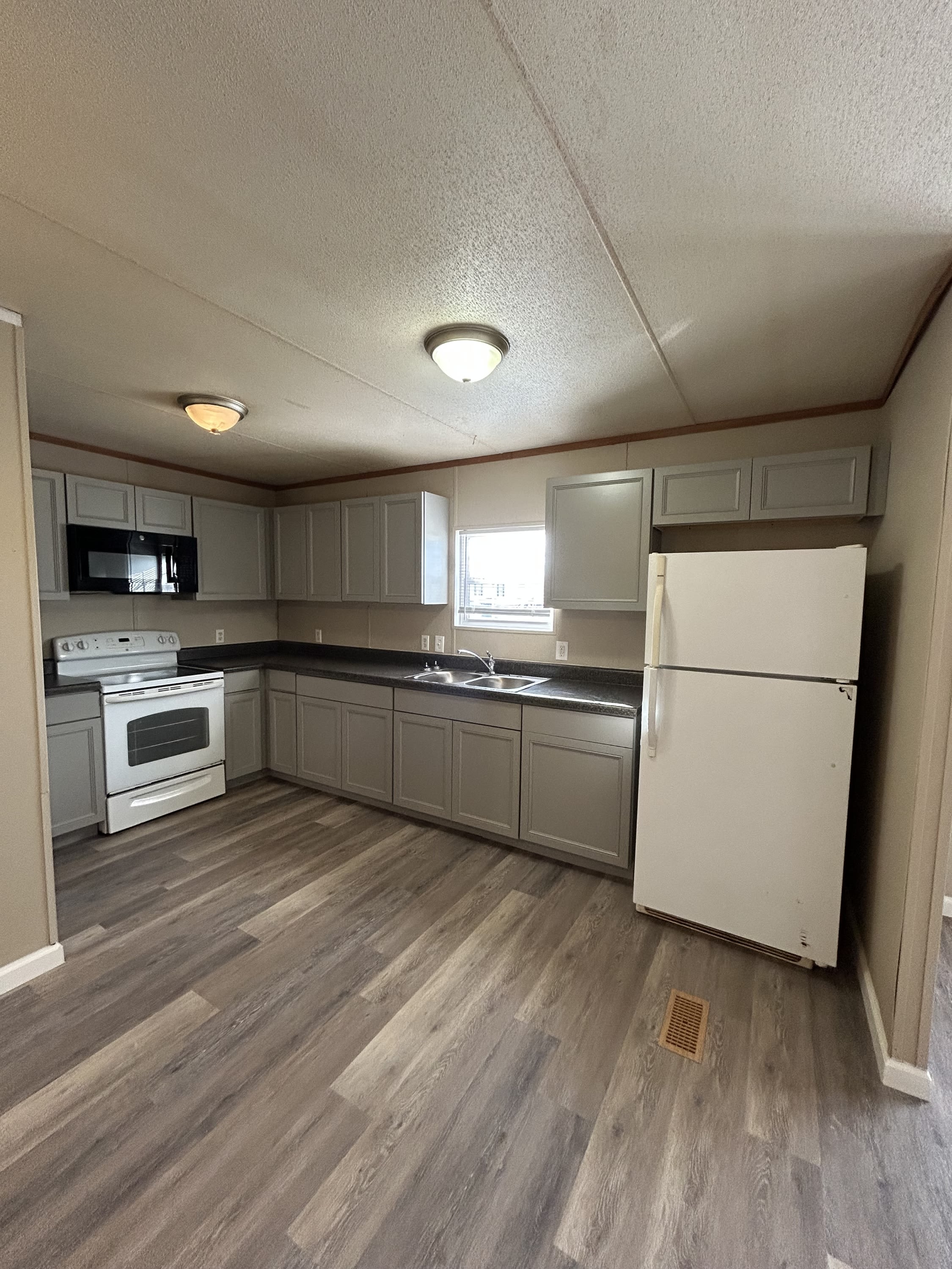 158 Zackary Street – photo 4
