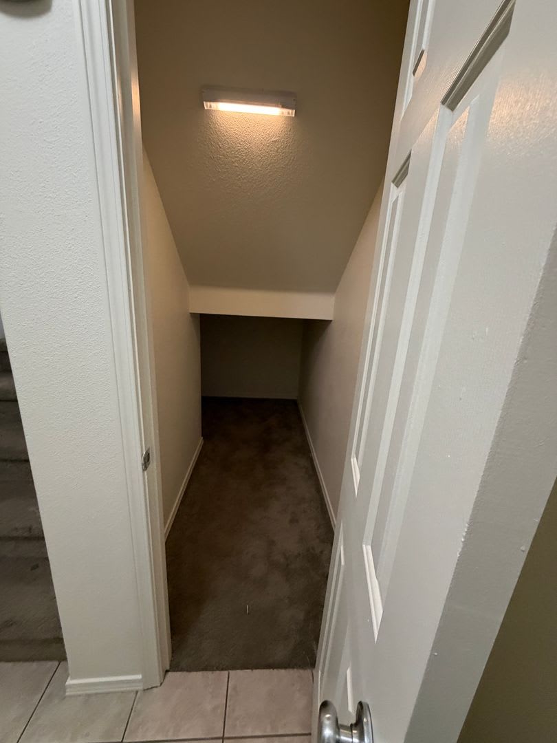 3 bed 3.5 bath Townhome available on Rd 68! – photo 4