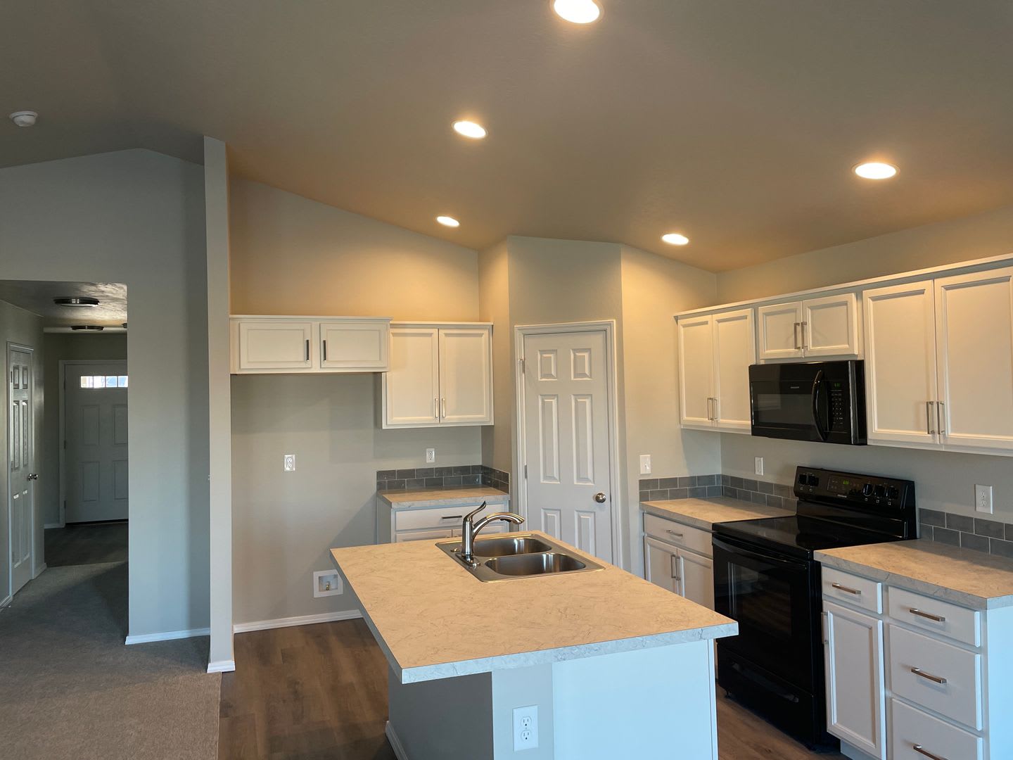 Modern 3 Bed Rental with Ultimate Privacy & Low-Maintenance Living – photo 1