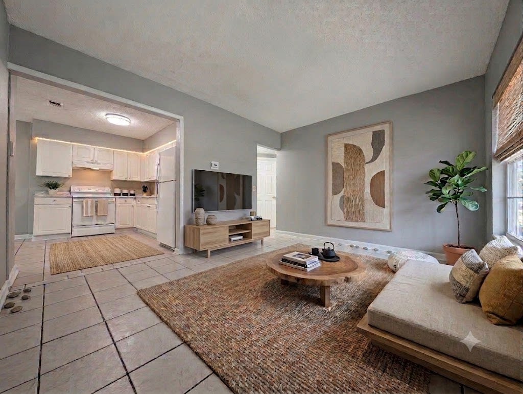 7704 N Taliaferro Ave – photo 2