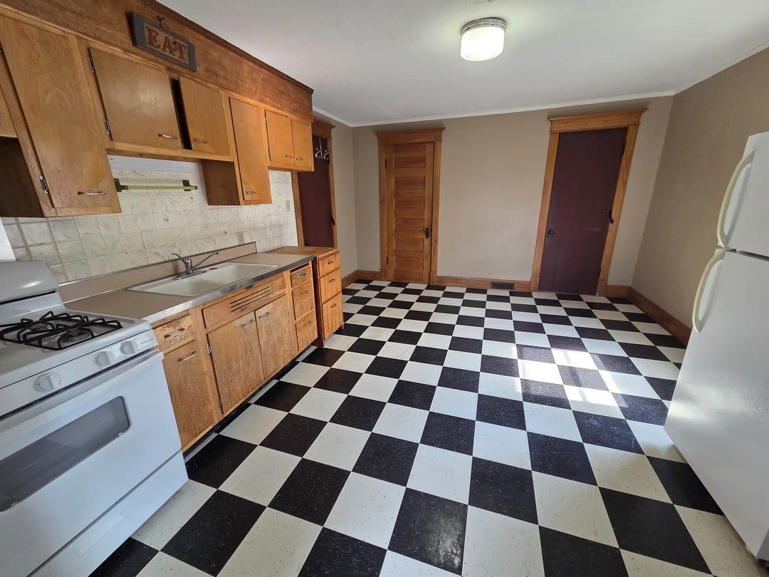 204 W Locust Street – photo 3