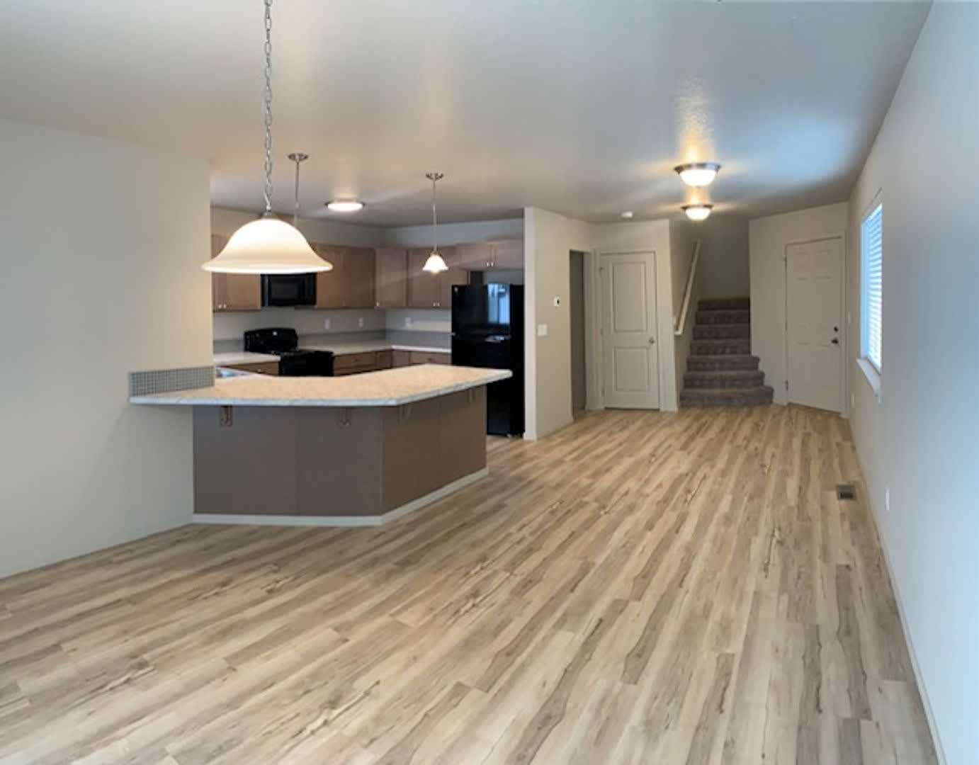 1995 3Br 1392Ft2 1 2 Month Free Special Brand New 3 Bedroom 2 5 Bath Town Homes Spokane Valley – photo 3